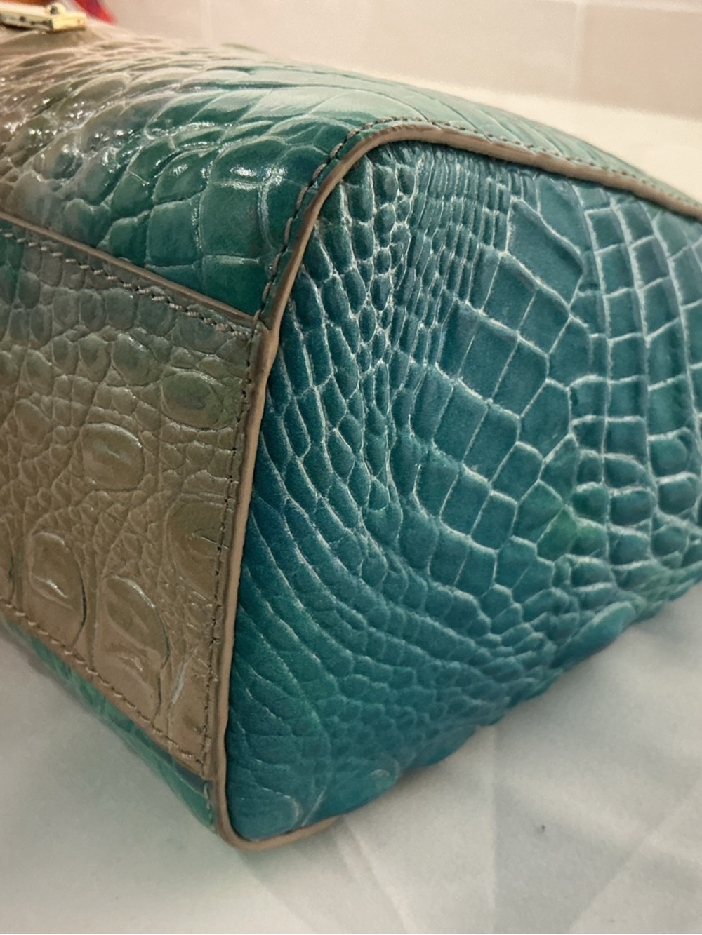 Brahmin Carrie Crossbody & Matching Ady Wallet in Ocean Ombre - EUC - Picture 6 of 11